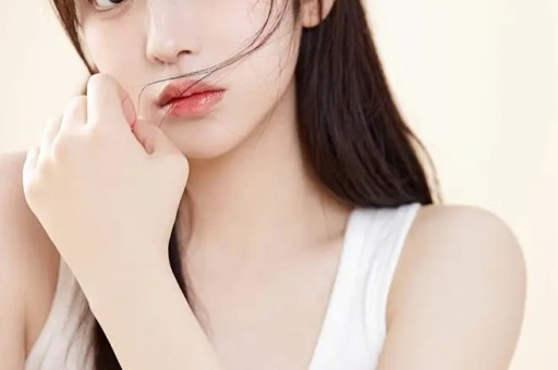 曝小马云疑恋爱女方正脸曝光颜值高身材好私密吻照流露
