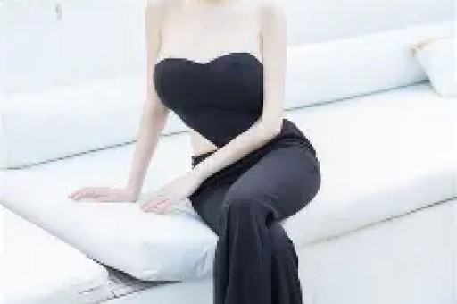 知名网红表妹李 KK破产！未婚生女后掉粉上百万转行去卖小吃